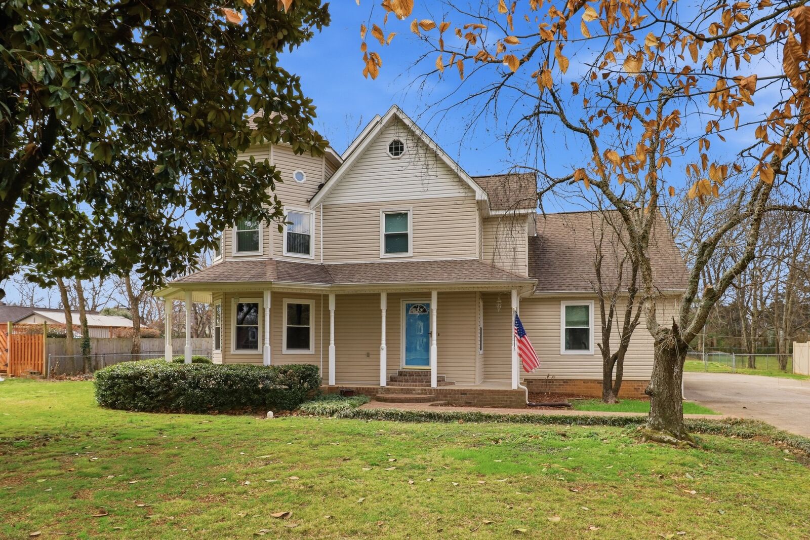 Property Photo:  217 Sutton Hill Ct  TN 37167 