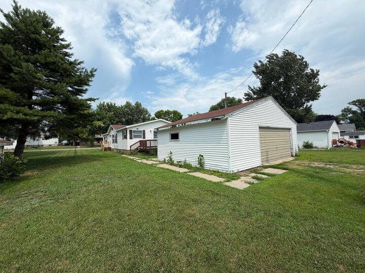 Property Photo: 204 E 4th Street MN 56235