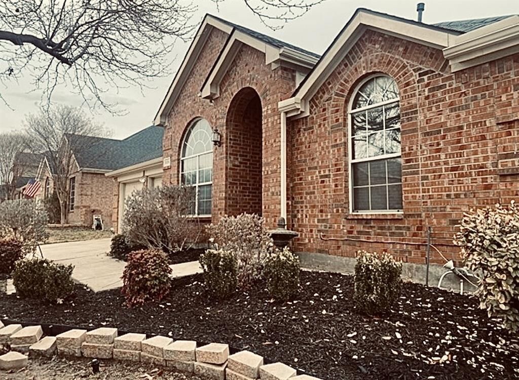 Property Photo:  836 Mullrany Drive  TX 75019 