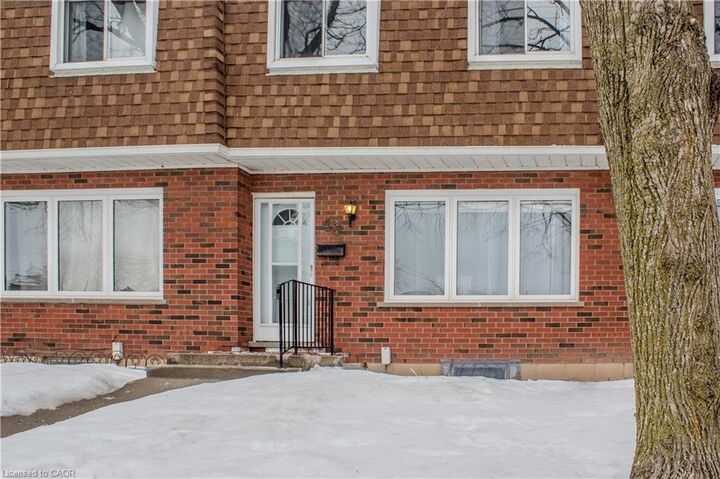 Property Photo:  48 Riverdale Drive 2  ON L8E 1K3 