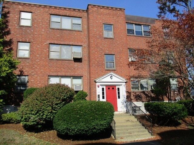Property Photo:  103 Nahant Street 4  MA 01902 