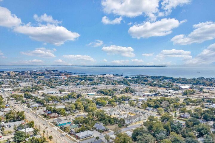 Property Photo:  1505 W. Garden St  FL 32502 