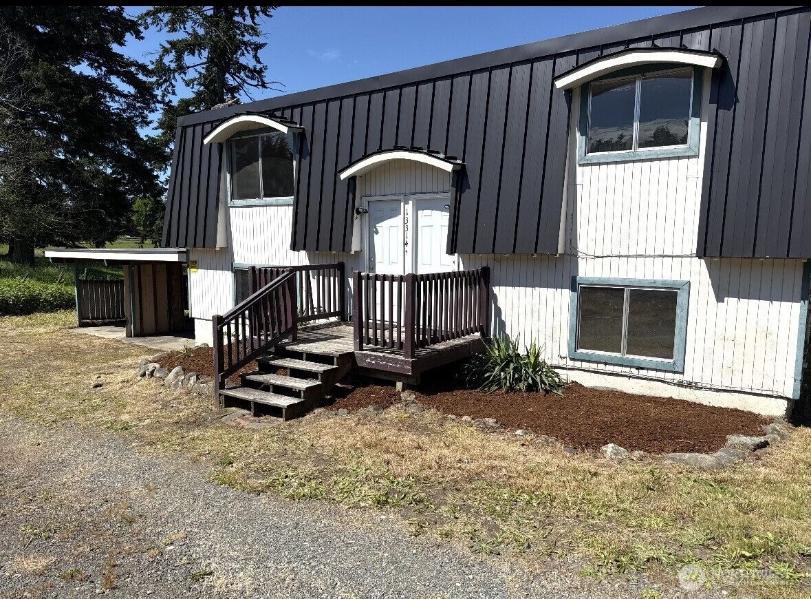 Property Photo: 13314 86th Avenue E B WA 98373