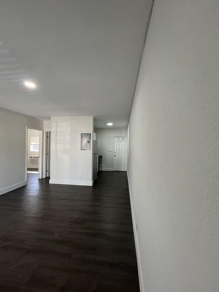 Property Photo:  2300 NW 6th Street 6  FL 33311 