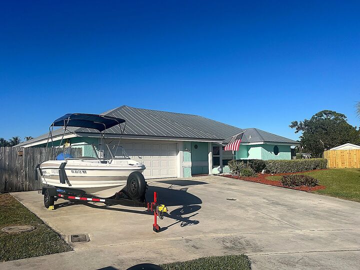 Property Photo:  1199 SW 25th Avenue  FL 33426 