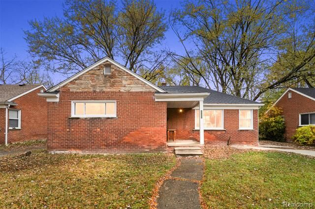 Property Photo: 24221 Cloverlawn Street MI 48237