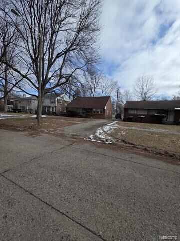 Property Photo: 14354 Faust Avenue MI 48223
