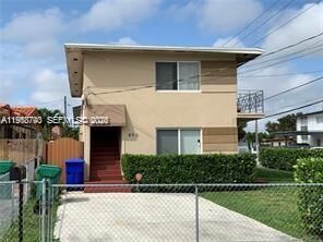 Property Photo:  890 NW 22nd Ct 890  FL 33125 