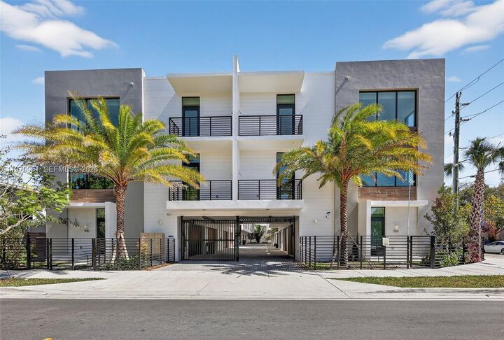 Property Photo:  529 NE 61st St  FL 33137 