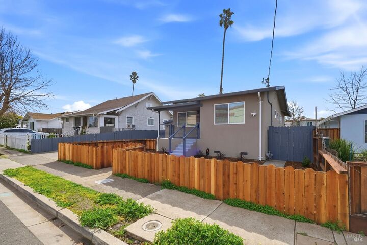 Property Photo:  333 14th Street  CA 94590 