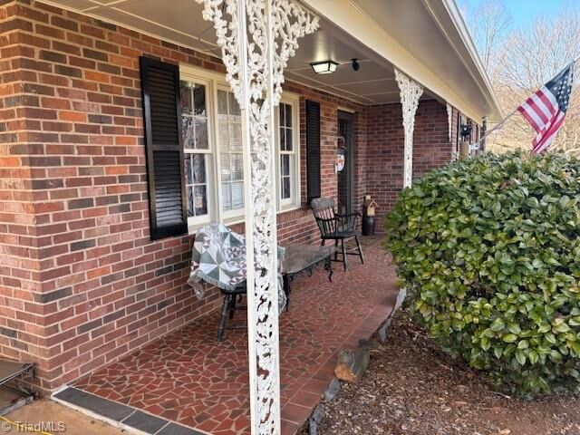 Property Photo:  927 Shingle Gap Road  NC 28665 