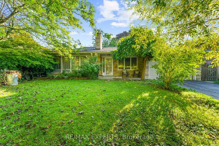 Property Photo: 19 Duncombe Boulevard ON M1M 3A4