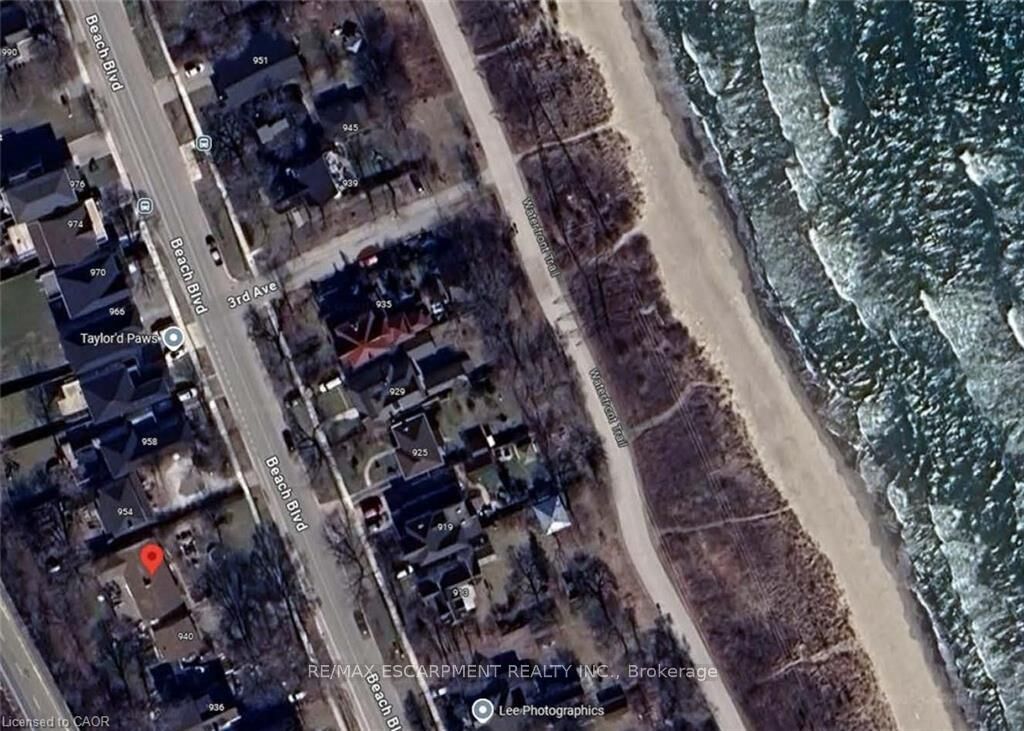 Property Photo:  940-946 Beach Boulevard  ON L8H 6Z4 