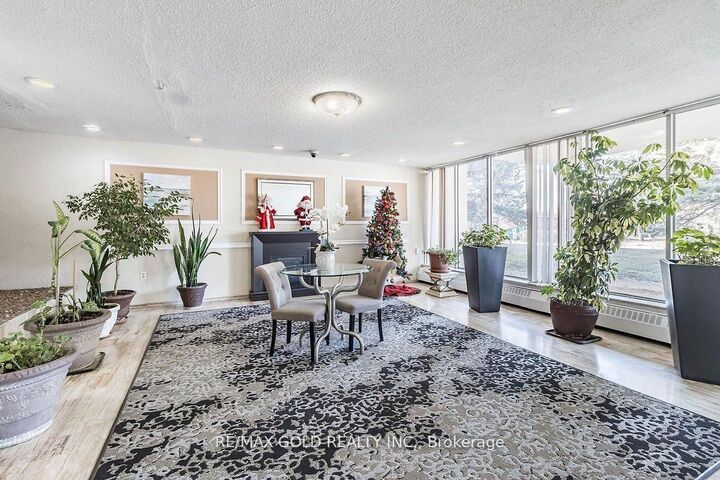 Property Photo: 335 Driftwood Avenue 405 ON M3N 2P3
