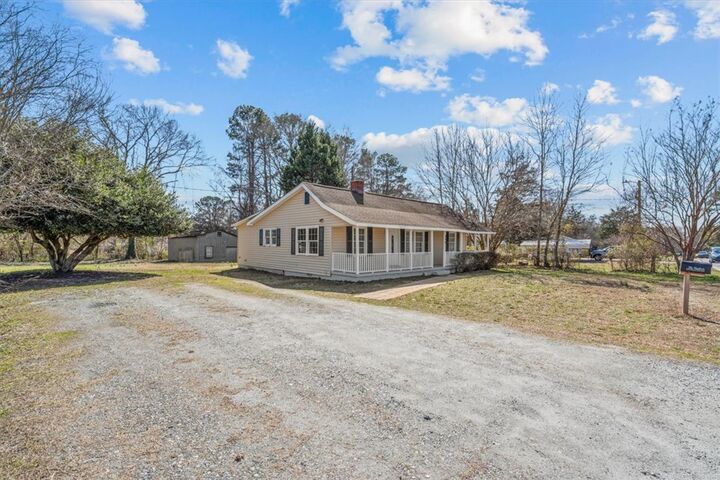 Property Photo:  859 Floyd Road  SC 29307 