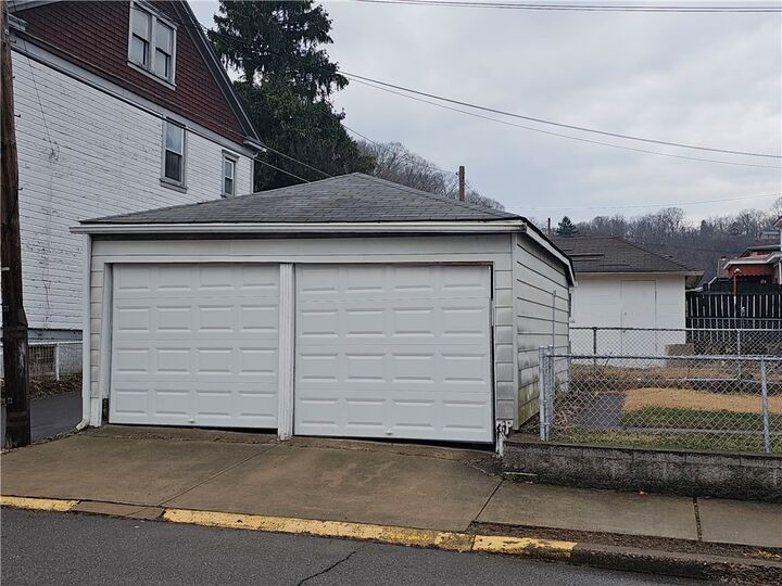 Property Photo: 1301 Broadway Ave PA 15136