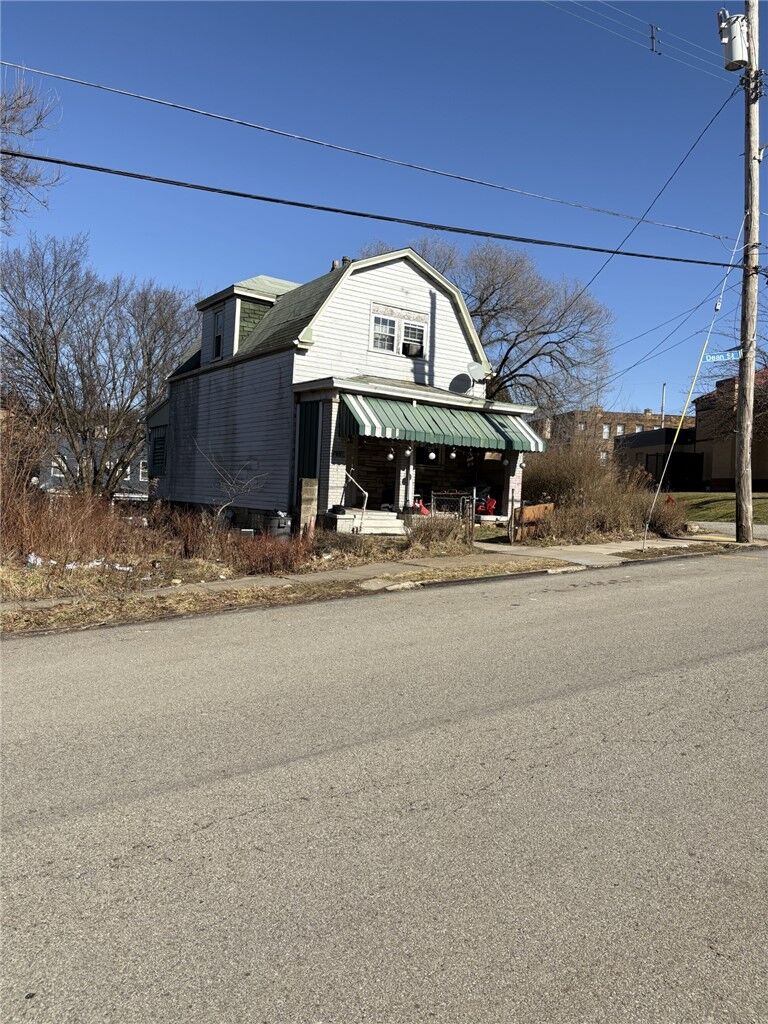 Property Photo:  6455 Dean St  PA 15206 