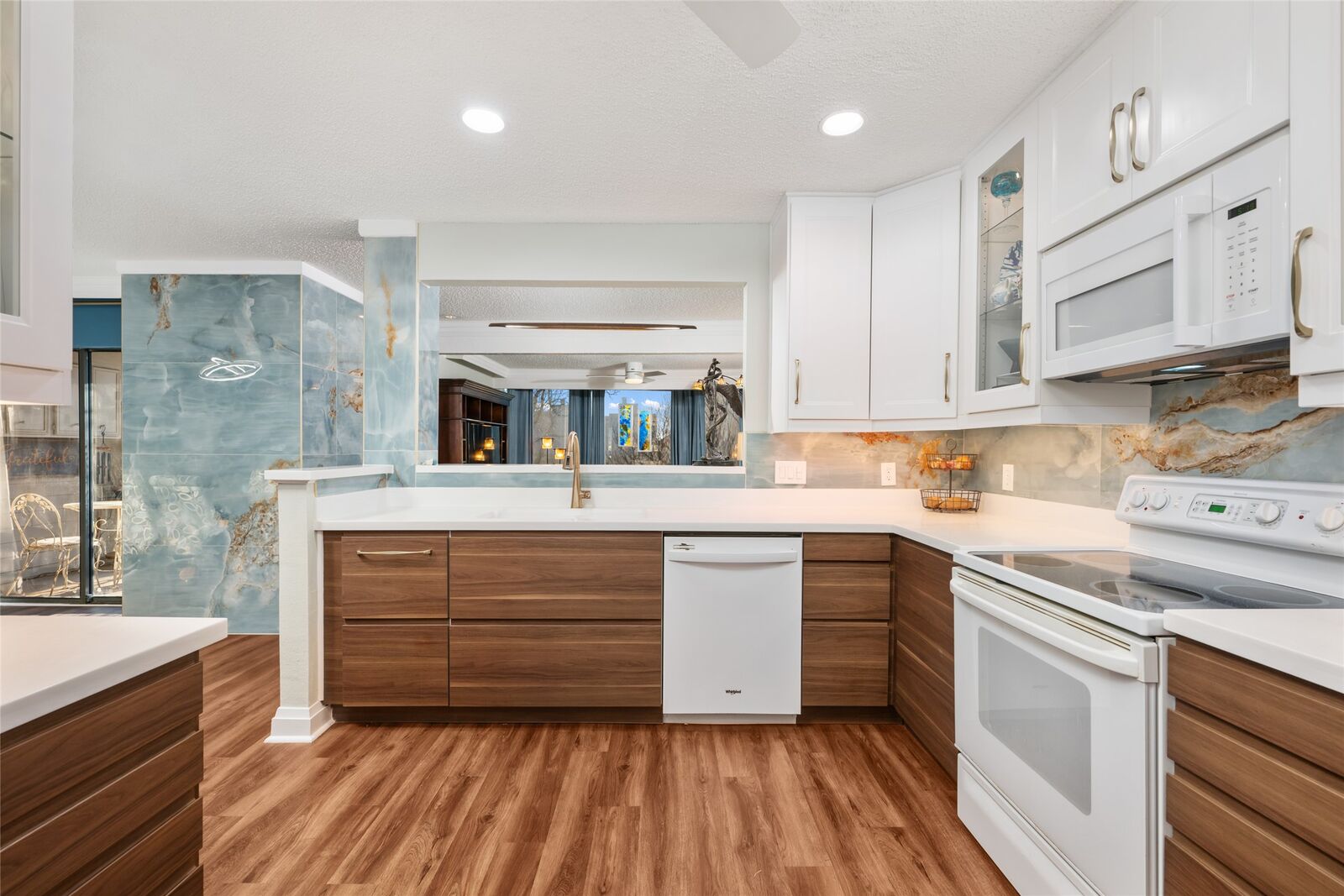 Property Photo:  114 World Of Tennis Square 114  TX 78738 