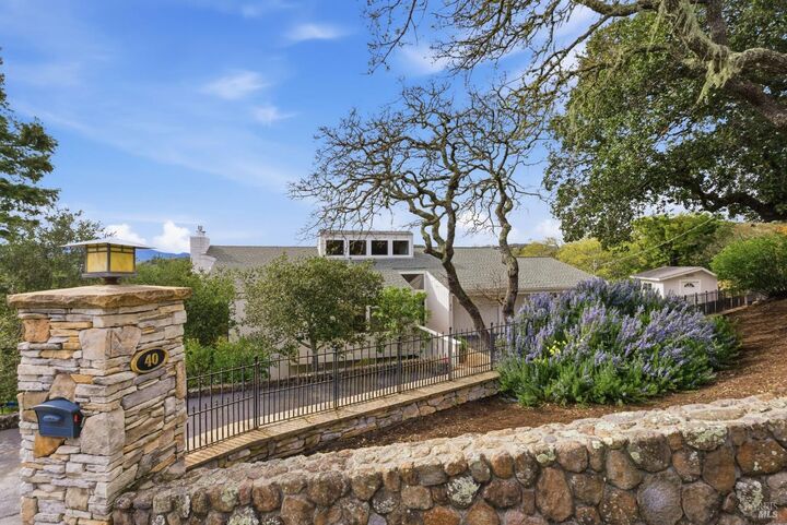 Property Photo:  40 Green Point Lane  CA 94945 