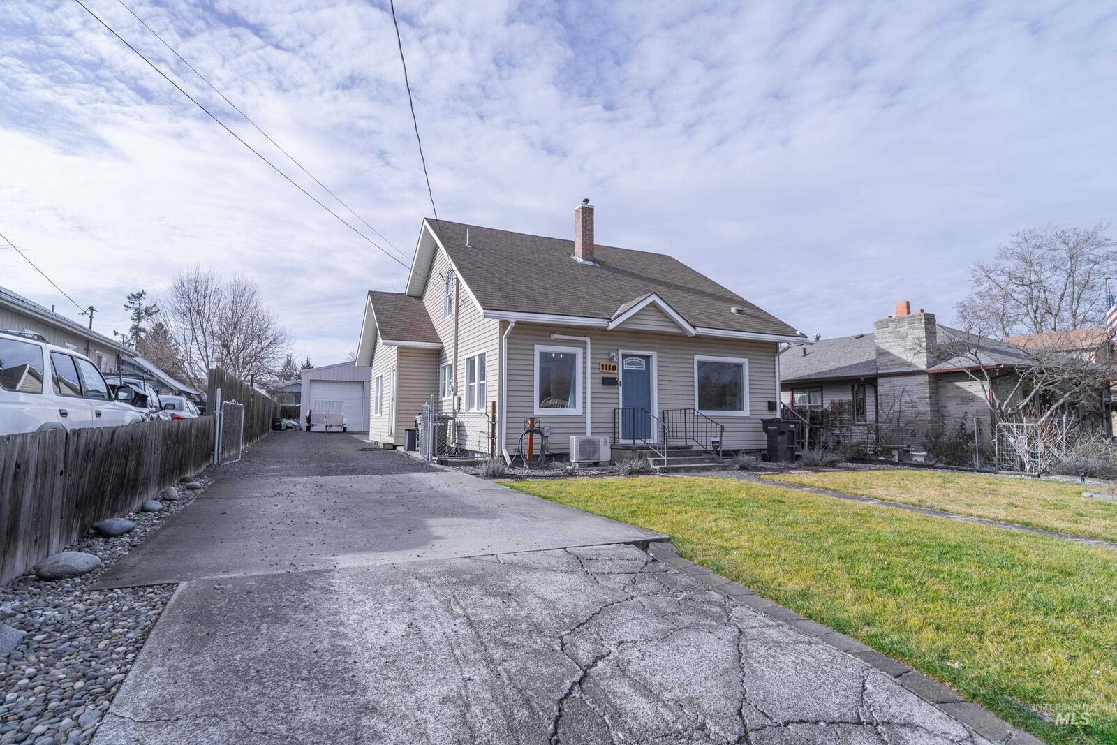 Property Photo: 1110 13th Street WA 99403