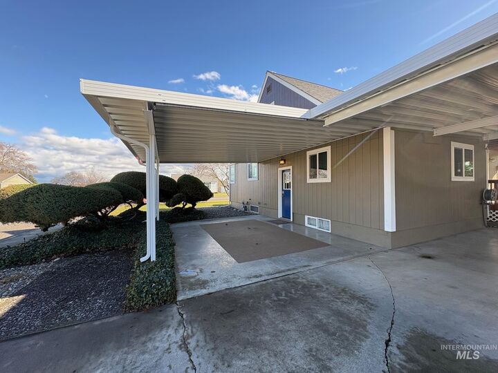 Property Photo:  1302 4th Street  WA 99403 