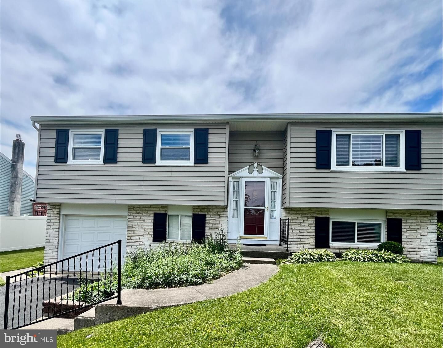 Property Photo:  1942 Split Rock Road  PA 17601 