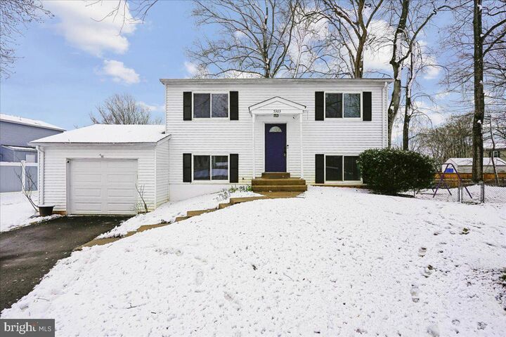 Property Photo:  5303 Stockton Court  VA 22193 