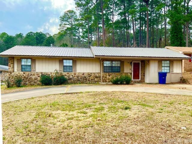 Property Photo:  762 Sheila  AR 71701 