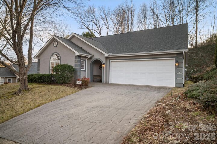 Property Photo: 13 Stonebridge Drive NC 28805