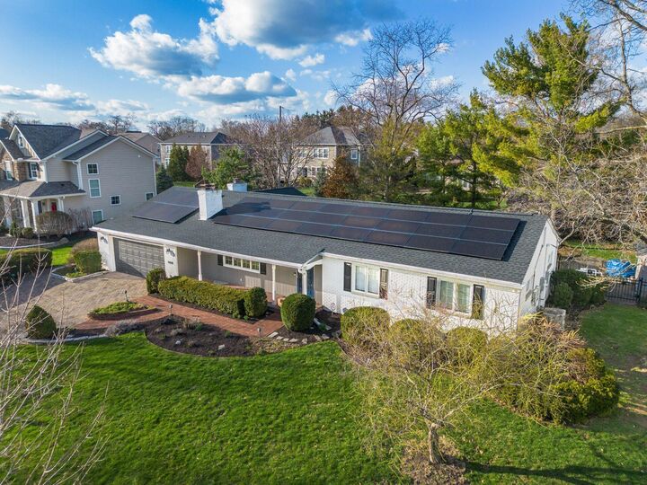 Property Photo: 2200 Nayland Road OH 43220