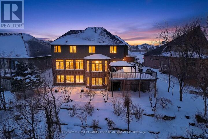 Property Photo:  2505 Gatenby Street  ON N6K 0C8 