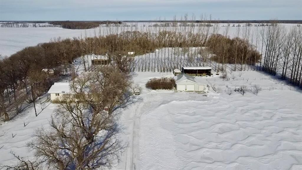 Property Photo:  66049 62 North Road  MB R0H 0C0 