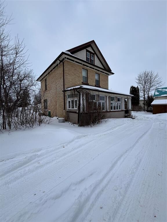Property Photo:  223 Second Street South  MB R0K 0C0 