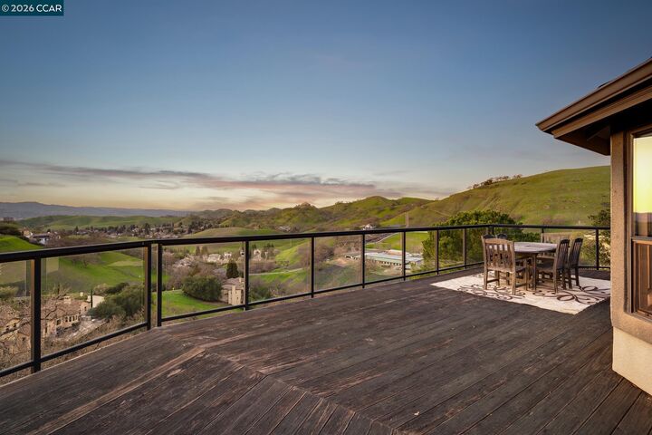 Property Photo:  145 Sugar Creek Ln  CA 94507 