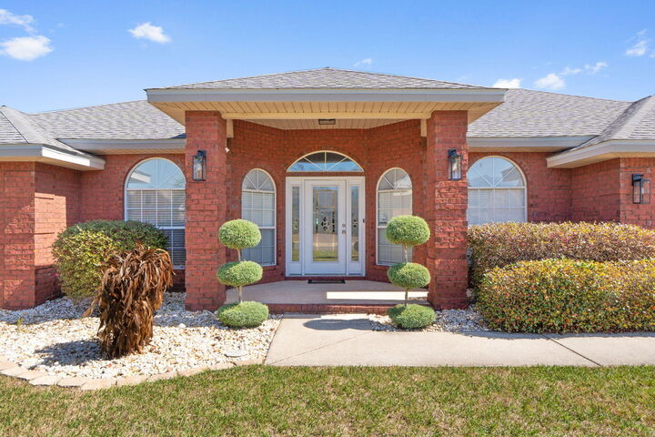 Property Photo:  1680 Woodlawn Way  FL 32563 