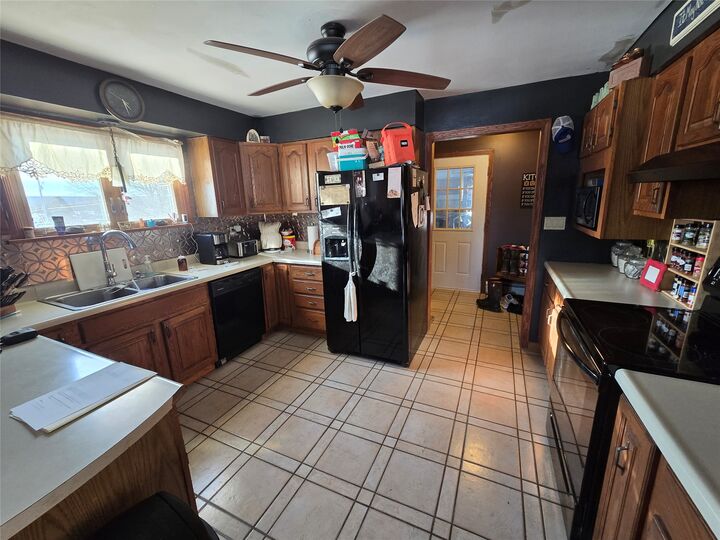 Property Photo:  156 E Main Street  PA 16405 