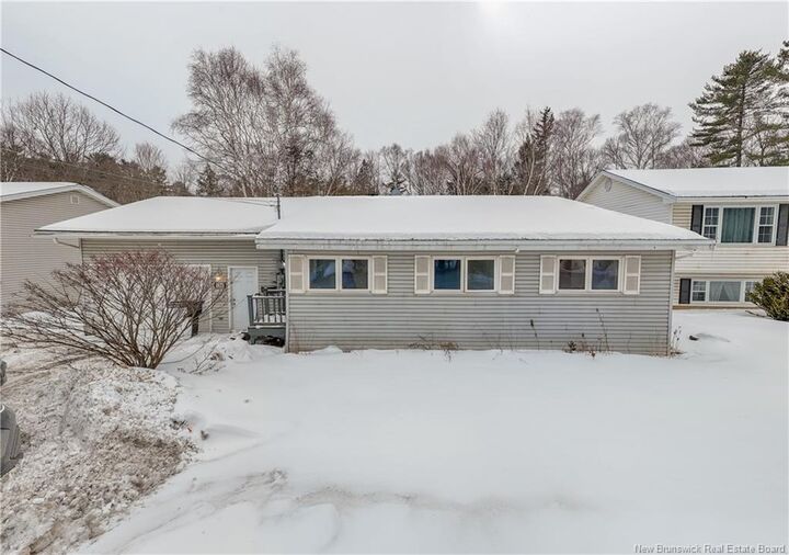 Property Photo:  286 Greenwood Drive  NB E3A 7C8 