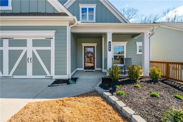 Property Photo: 908 Summit Drive GA 30114