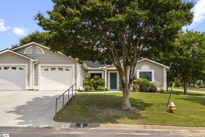 Property Photo: 2 Hillview Drive SC 29615