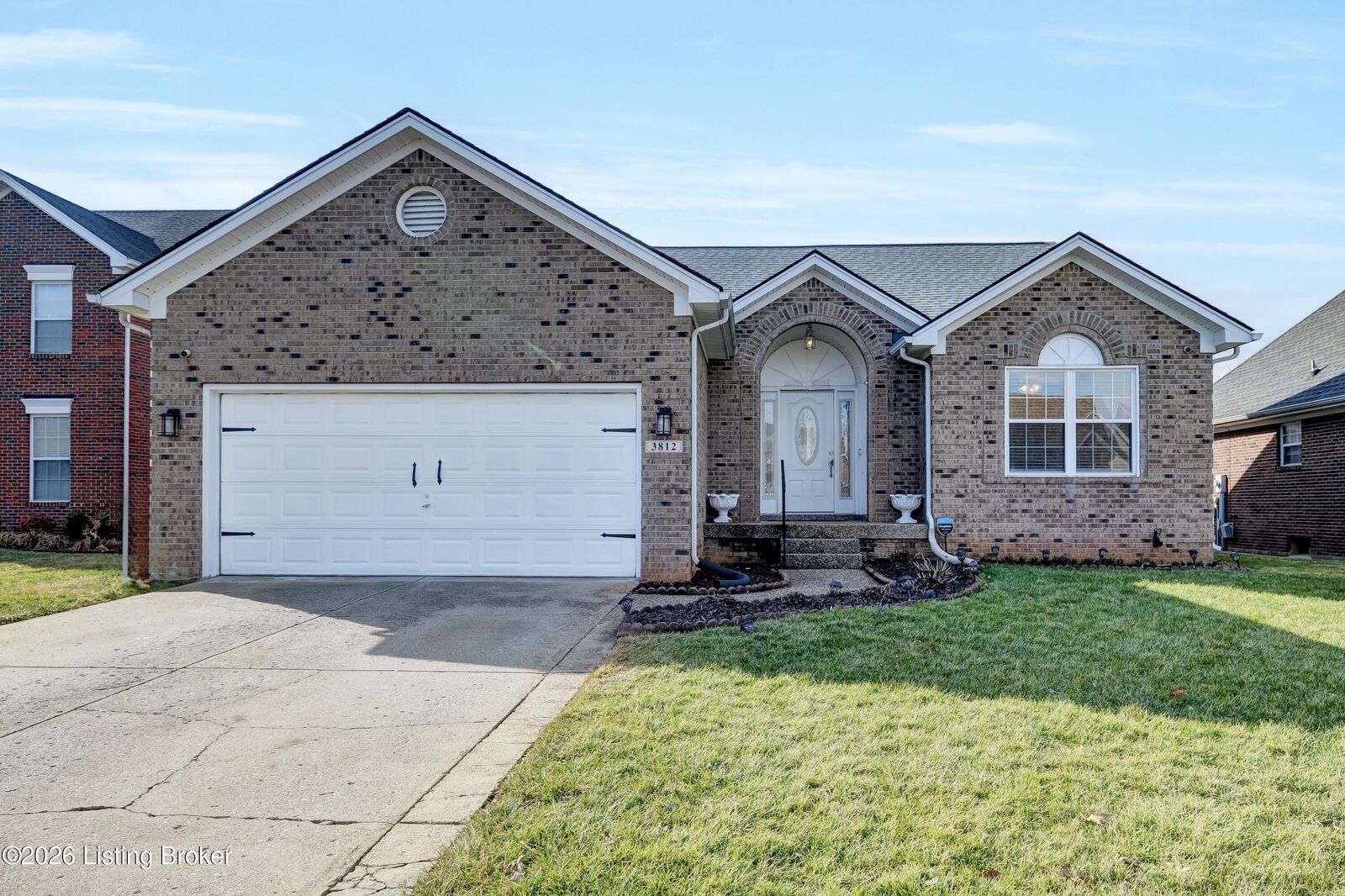 Property Photo: 3812 Stone River Ct KY 40299