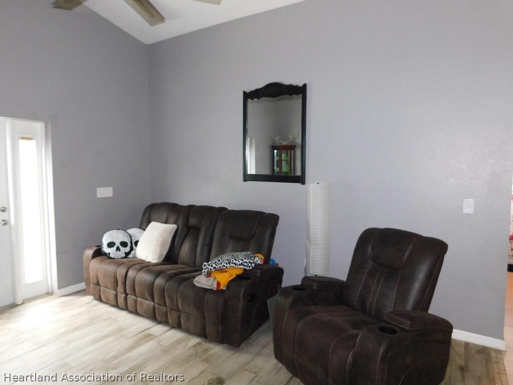 Property Photo:  213 West Boulevard  FL 33870 