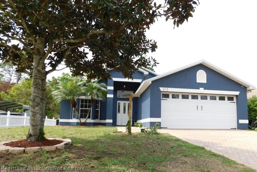 Property Photo:  213 West Boulevard  FL 33870 