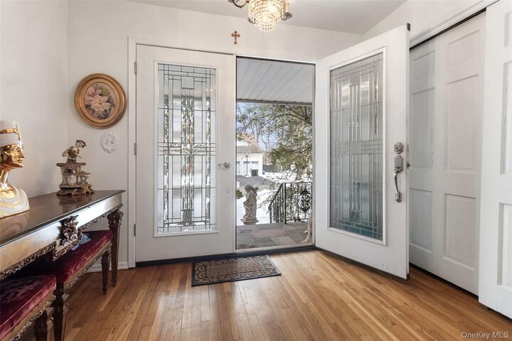 Property Photo:  20 Old Farm Road  NY 10583 