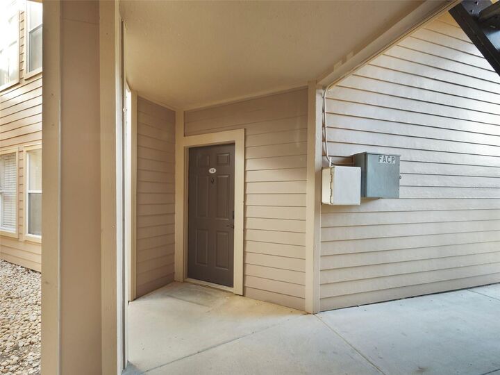 Property Photo: 486 N Pin Oak Place 112 FL 32779