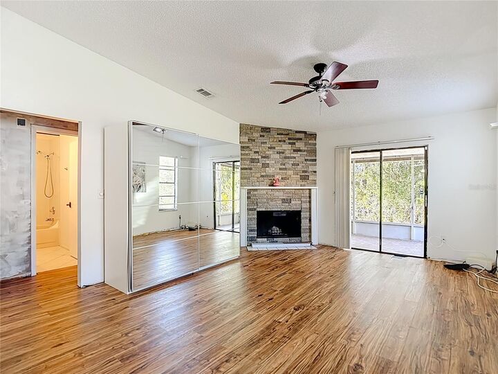 Property Photo:  10121 Lake Oak Circle  FL 33624 