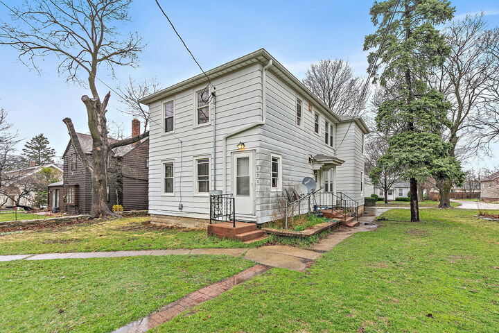 Property Photo: 820 Lincoln Highway IL 61068