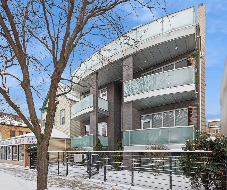 Property Photo:  1437 W Diversey Parkway 1W  IL 60614 