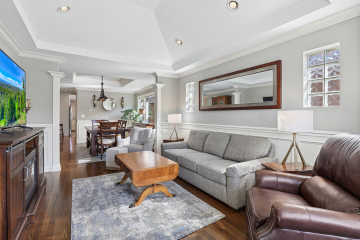 Property Photo: 4565 N McVicker Avenue IL 60630