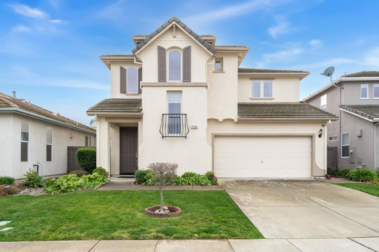 Property Photo:  2136 Catherwood Way  CA 95835 