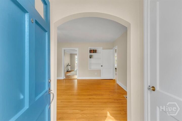 Property Photo:  308 E 55th Street  GA 31405 